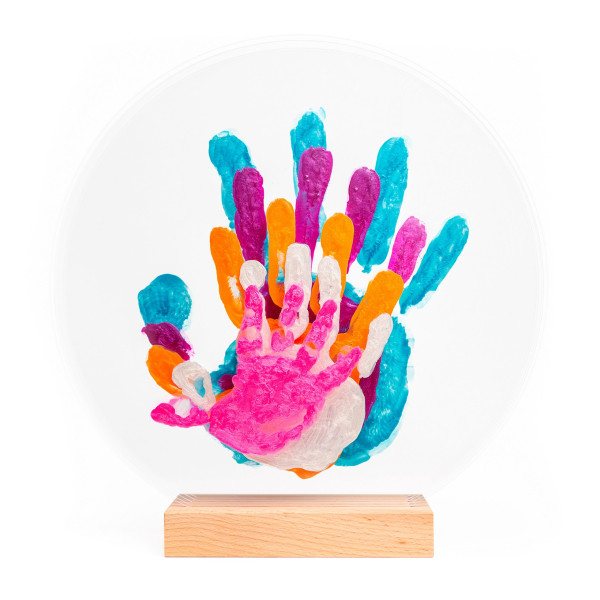 louyou-packshot-nacre-empreintes-mains-5-personnes-bois-rectangle-scaled